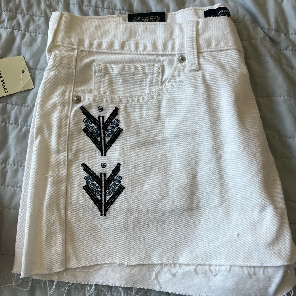 Lucky Brand Jean Shorts white with unique design